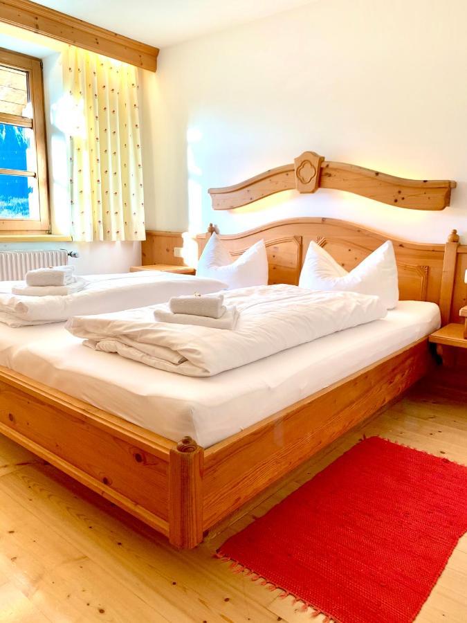 Gutshof Zum Schluxen Apartment Pinswang Luaran gambar