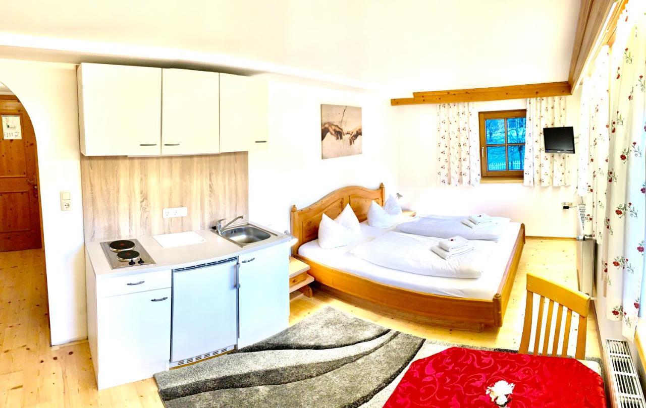 Gutshof Zum Schluxen Apartment Pinswang Luaran gambar