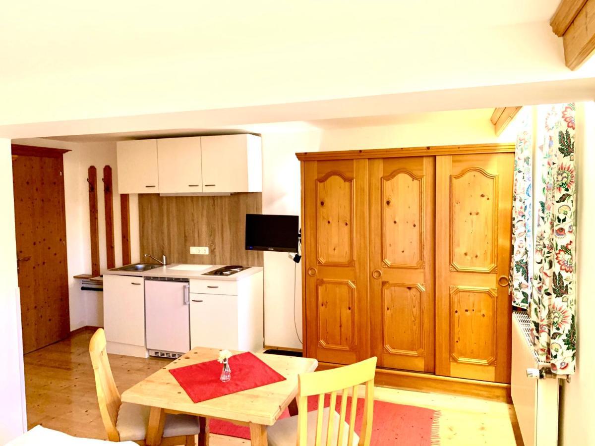 Gutshof Zum Schluxen Apartment Pinswang Luaran gambar